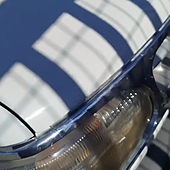 Le rechazan la ITV por tener una botella en el faro: «No ha colado»