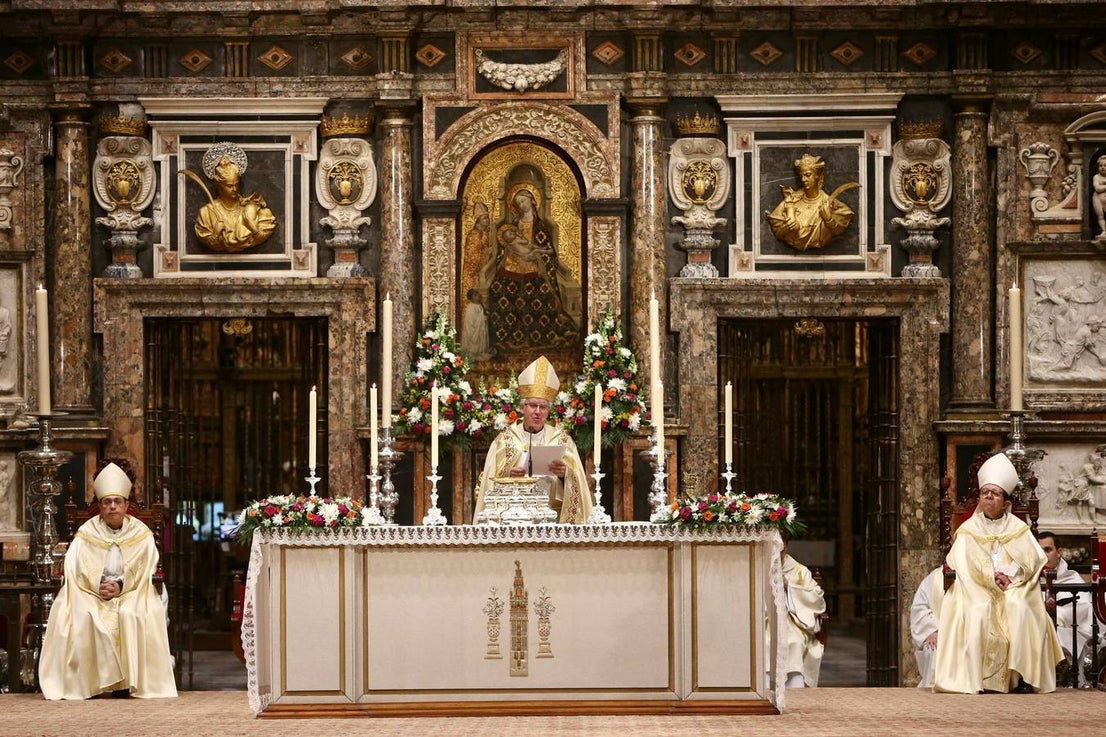 Imágenes de la misa en la Catedral por la salud del Papa Francisco