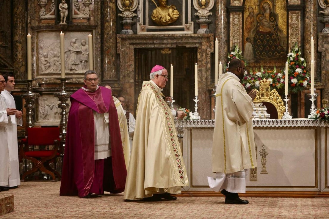 Imágenes de la misa en la Catedral por la salud del Papa Francisco