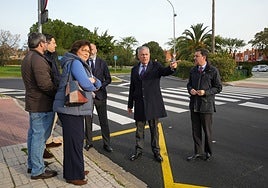 Termina el reasfaltado de  Luis Fuentes Bejarano: «Era una demanda histórica de los vecinos de Sevilla Este»