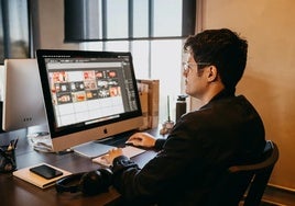 Una empresa internacional busca 200 empleados en Sevilla con contratos indefinidos y sin experiencia