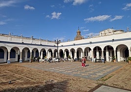 Más puestos para revitalizar comercialmente la plaza de Abastos de Carmona