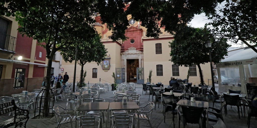 El gobierno de Sanz abre ahora la puerta a que la ordenanza de veladores no vaya al Pleno de marzo