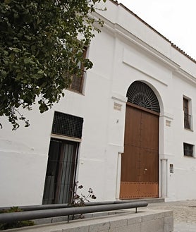 Imagen secundaria 2 - San Laureano fue destruido por los franceses en el siglo XIX, luego tuvo varios usos y en la actualidad, es un bloque de viviendas.