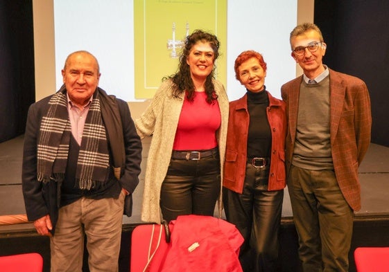 Un momento de la presentación de la reedición de la novela de Manuel Barrios