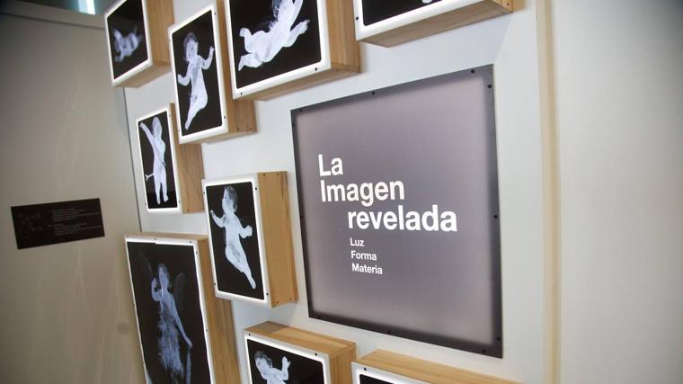 El IAPH explora el interior de medio centenar de imágenes con una exposición de radiografías