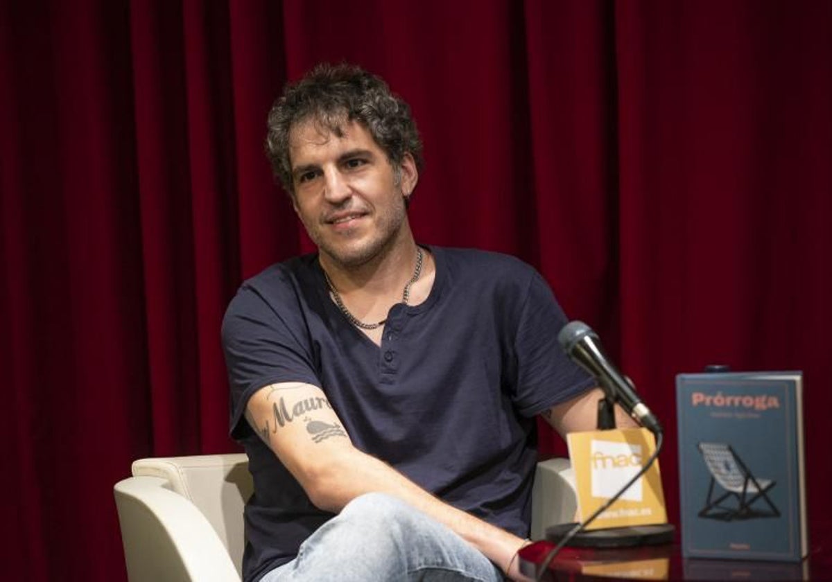 Antonio Agredano en la presentación de su libro 'Prórroga'