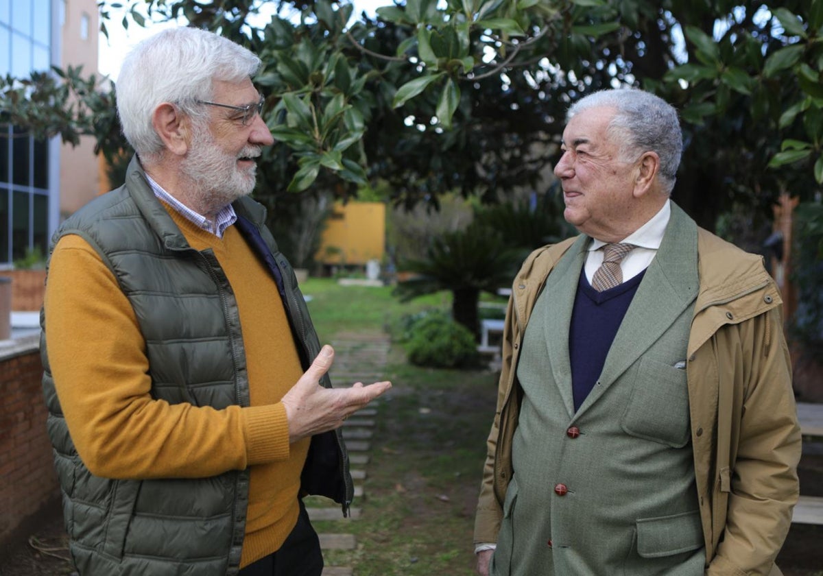 Manuel Bermudo y José Luis Cantalapiedra en la casa de ABC