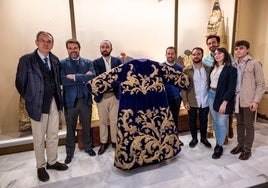 San Isidoro presenta la restauración de la túnica morada del Cristo de las Tres Caídas