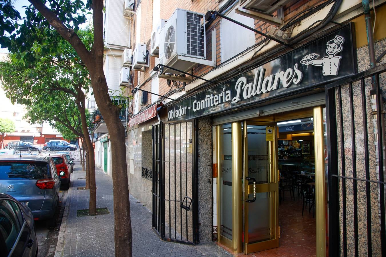 Comercios en manos extranjeras en el barrio de la Macarena