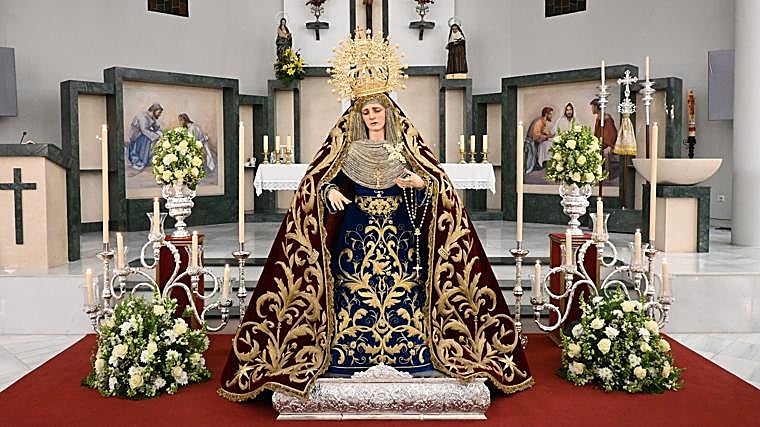 La Virgen de los Ángeles fue tallada por Navarro Arteaga