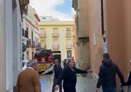 El temporal provoca la caída de varios cascotes de la fachada de la parroquia de San Andrés de Sevilla
