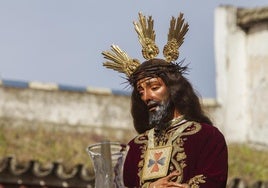 Un 'superviernes' en Sevilla con una salida extraordinaria y una decena de vía crucis
