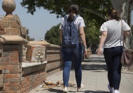 Los bancos regionalistas del Paseo de las Delicias de Sevilla serán restaurados
