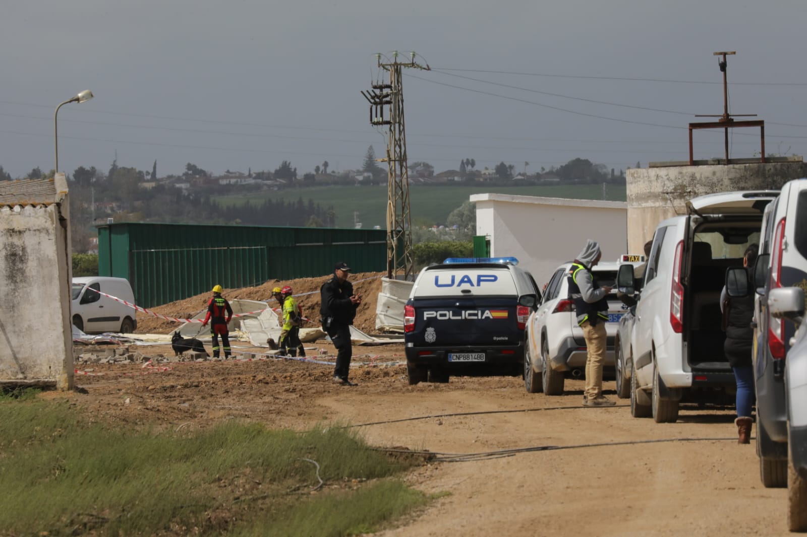 La nave ha quedado totalmente destruida tras el paso del tornado y se ha cobrado la vida de tres personas 