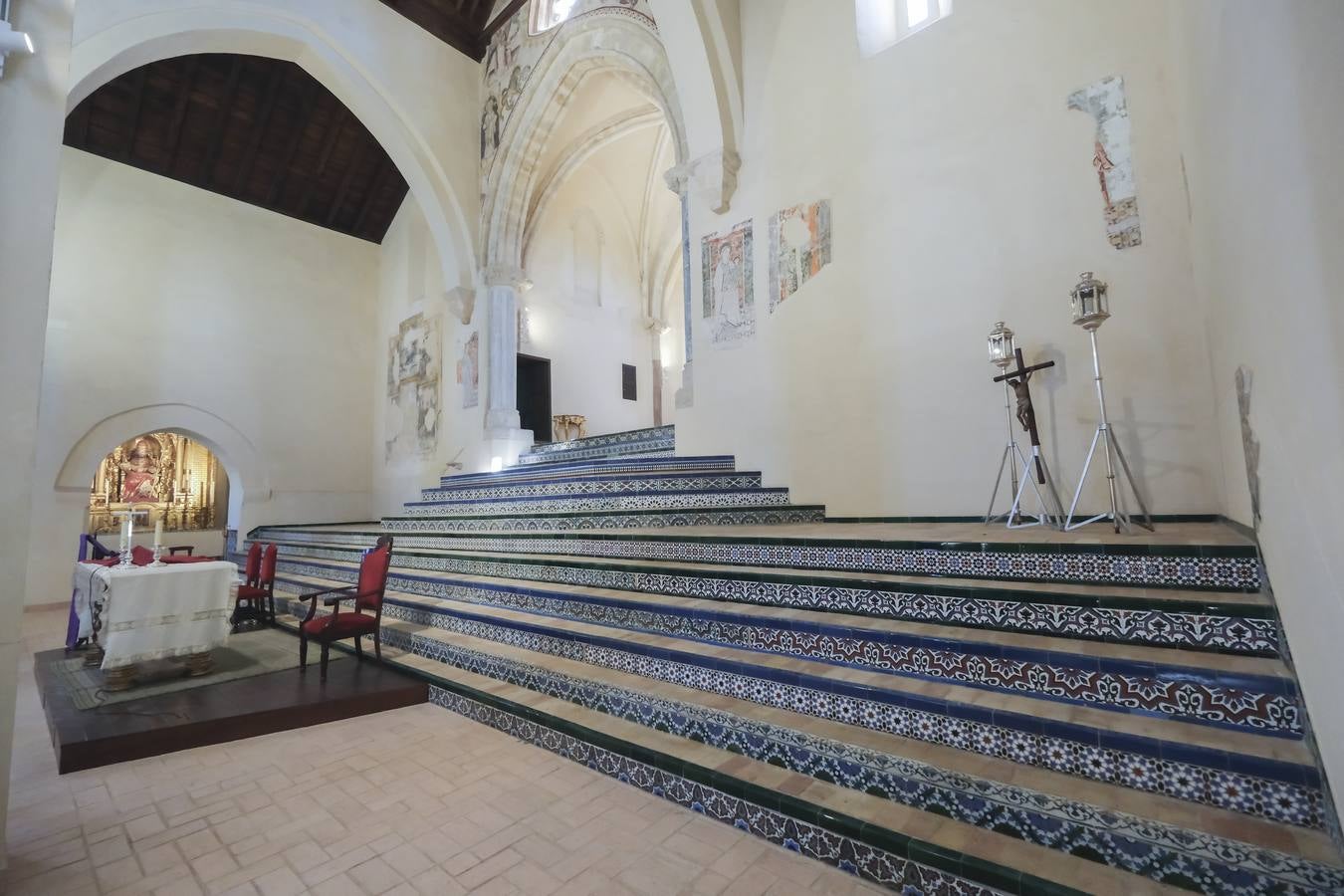 La intervención ha limpiado la iglesia de añadidos y muebles de épocas posteriores que impedían la lectura original del templo
