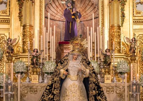 Imagen secundaria 1 - Arriba, vestida de hebrea por la Cuaresma de 2025. Abajo, a la izquierda, durante su solemne besamanos a comienzos de marzo. A la derecha, en diciembre con motivo de la Misa Solemne de la Inmaculada Concepción