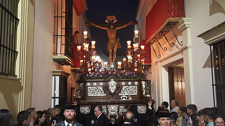 El Cristo de El Perdón, de la hermandad de los Muchachos de Consolación, es una de las tallas más espectaculares de la Semana Santa de Utrera