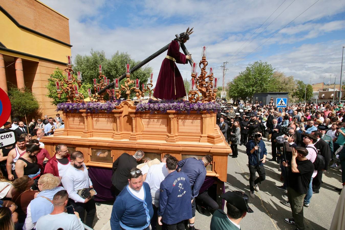 Hermandad de Padre Pío este Sábado de Pasión de la Semana Santa 2025
