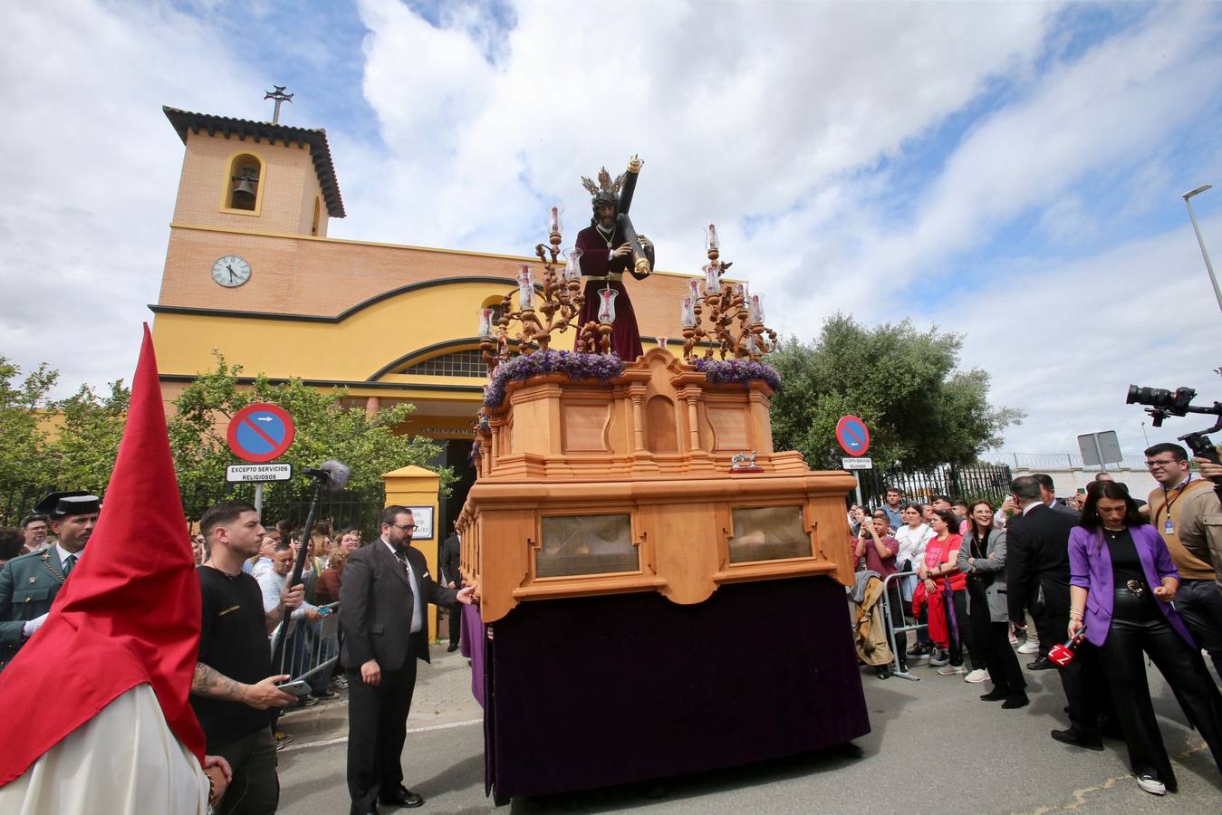 Hermandad de Padre Pío este Sábado de Pasión de la Semana Santa 2025