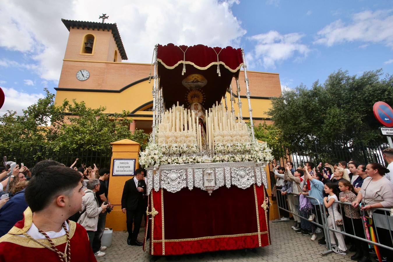 Hermandad de Padre Pío este Sábado de Pasión de la Semana Santa 2025