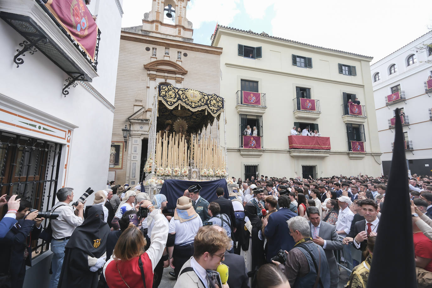 La hermandad de Jesús Despojado realiza su estación este Domingo de Ramos