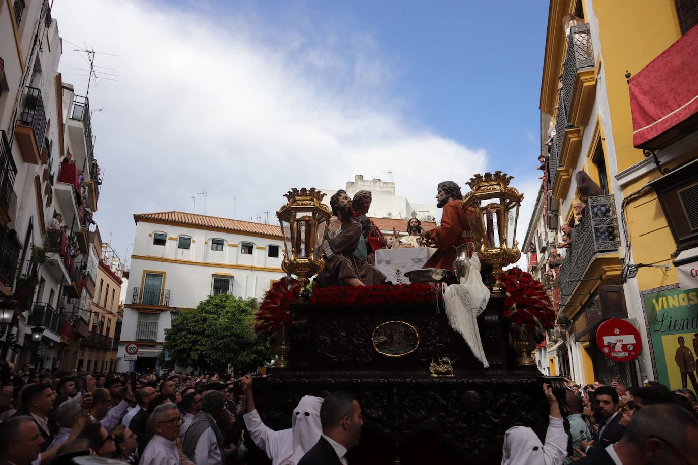La hermandad de la Cena realiza su estación de penitencia este Domingo de Ramos