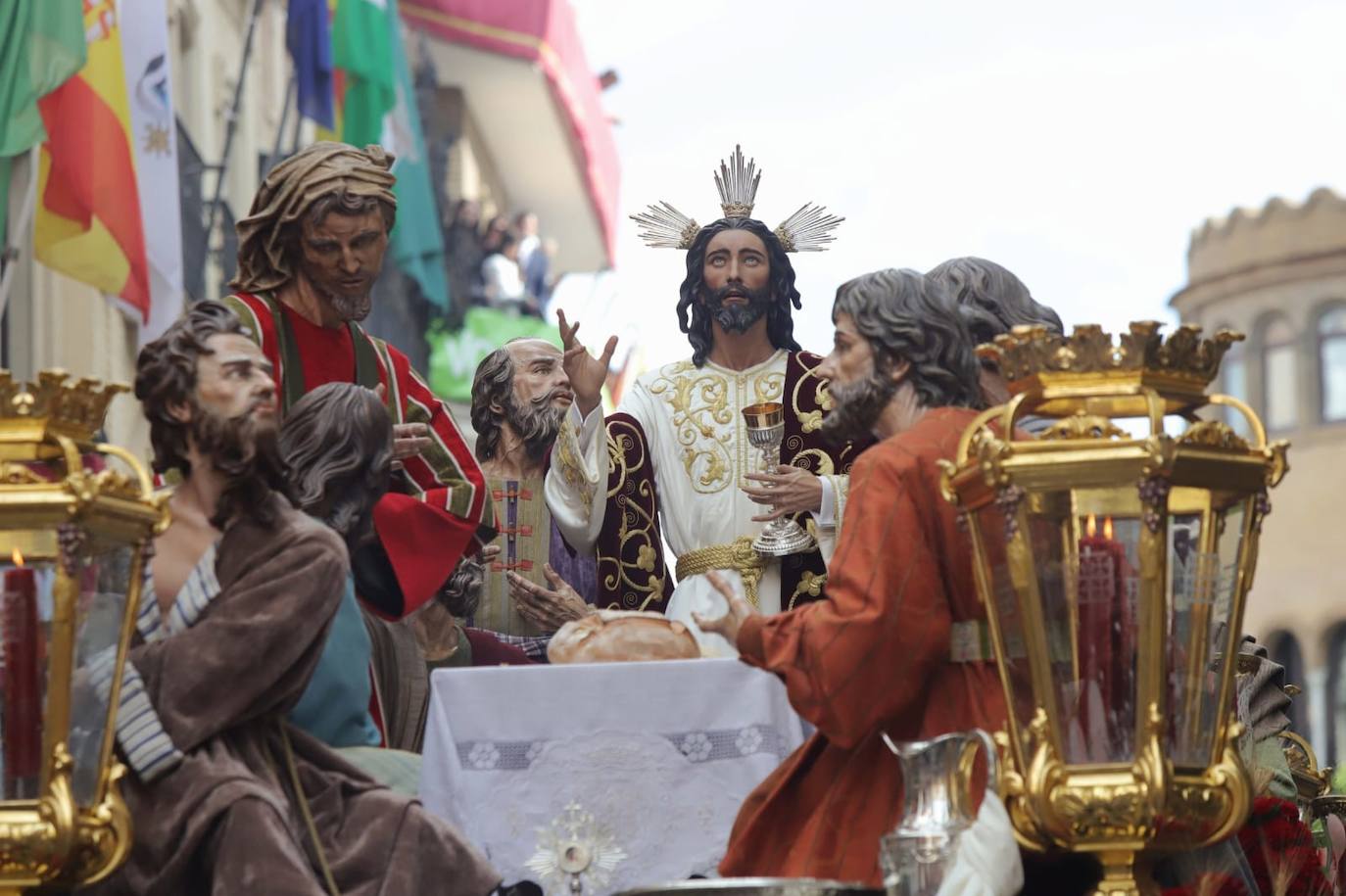 La hermandad de la Cena realiza su estación de penitencia este Domingo de Ramos