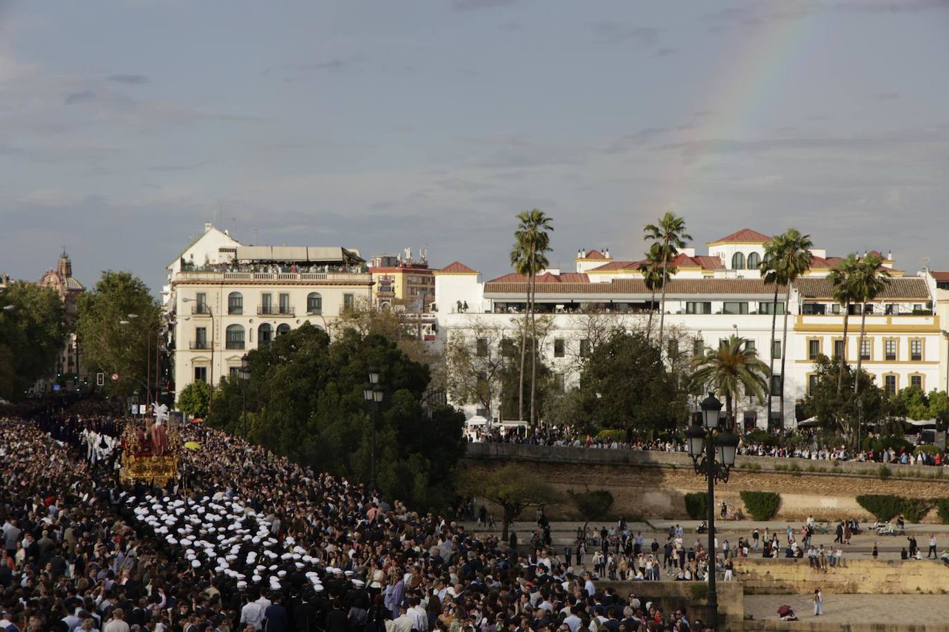 Salida de la Hermandad de la Estrella en la Semana Santa de 2025