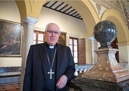 Saiz Meneses: «Mi relación con las hermandades de Sevilla es muy natural y directa y que conste que de joven jamás asistí a una procesión»
