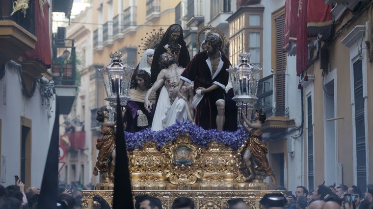 Paso de misterio de la hermandad de Santa Marta