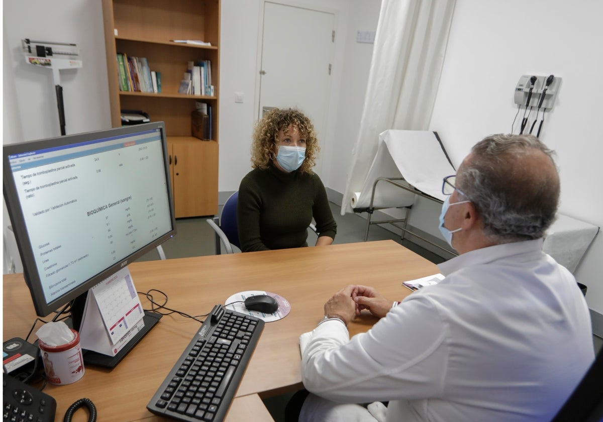 Una consulta en un centro sanitario de Sevilla