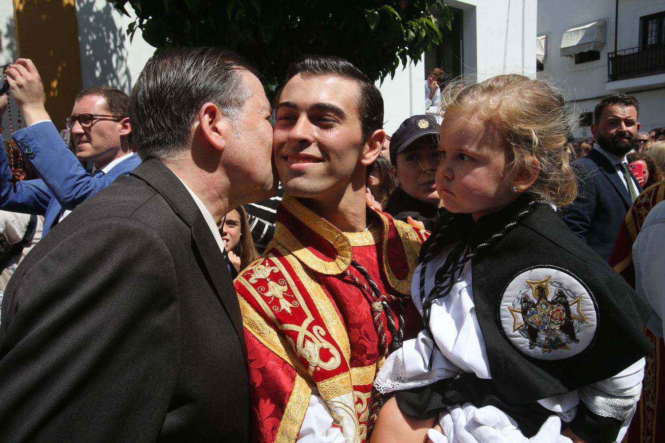 Salida de la Hermandad de Santa Genoveva por las calles del Tiro de Línea