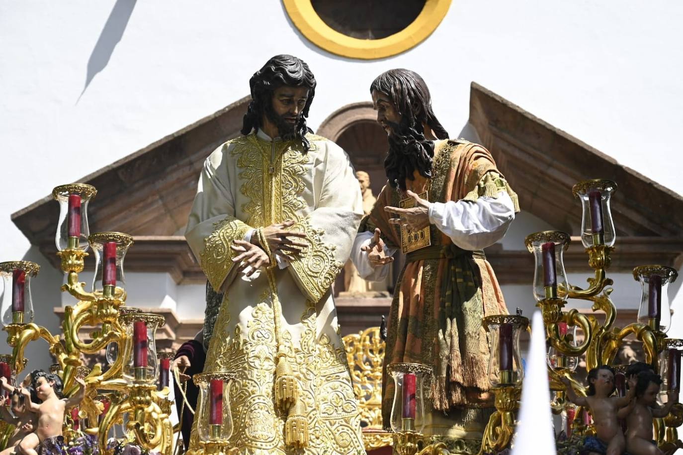Salida de la Hermandad de San Gonzalo desde el barrio de Triana