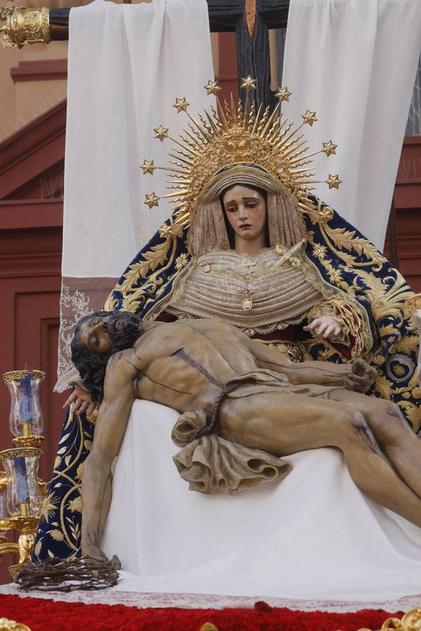 La hermandad del Baratillo es una de la cofradías que despierta más interés en la tarde del Miércoles Santo
