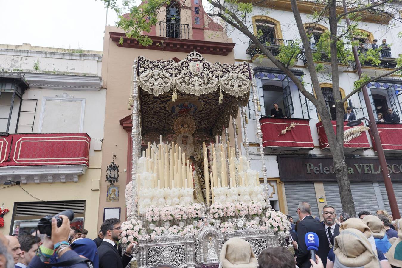 La hermandad del Baratillo es una de la cofradías que despierta más interés en la tarde del Miércoles Santo