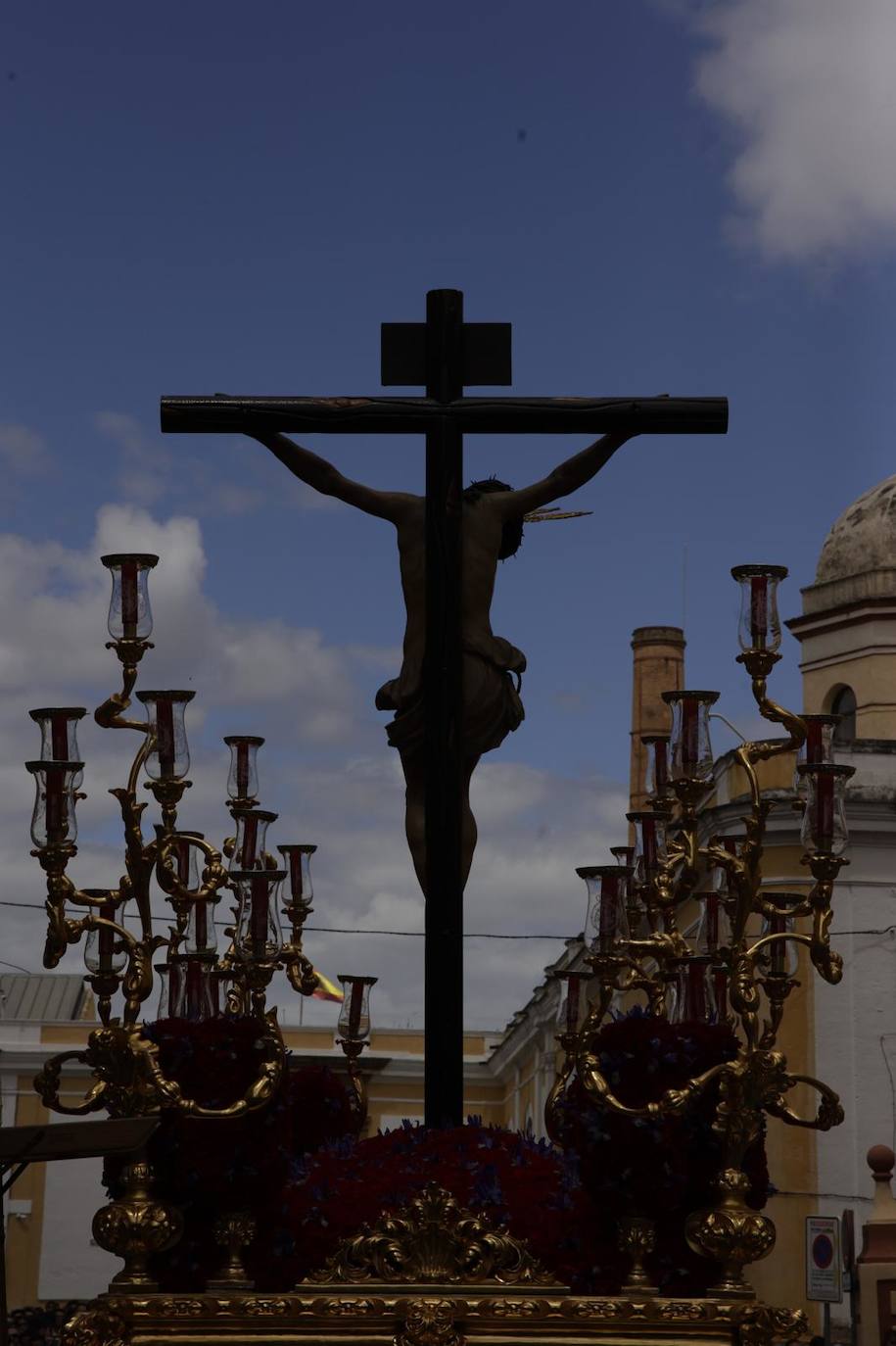 Primeros momentos de la estación de penitencia de la Hermandad de San Bernardo