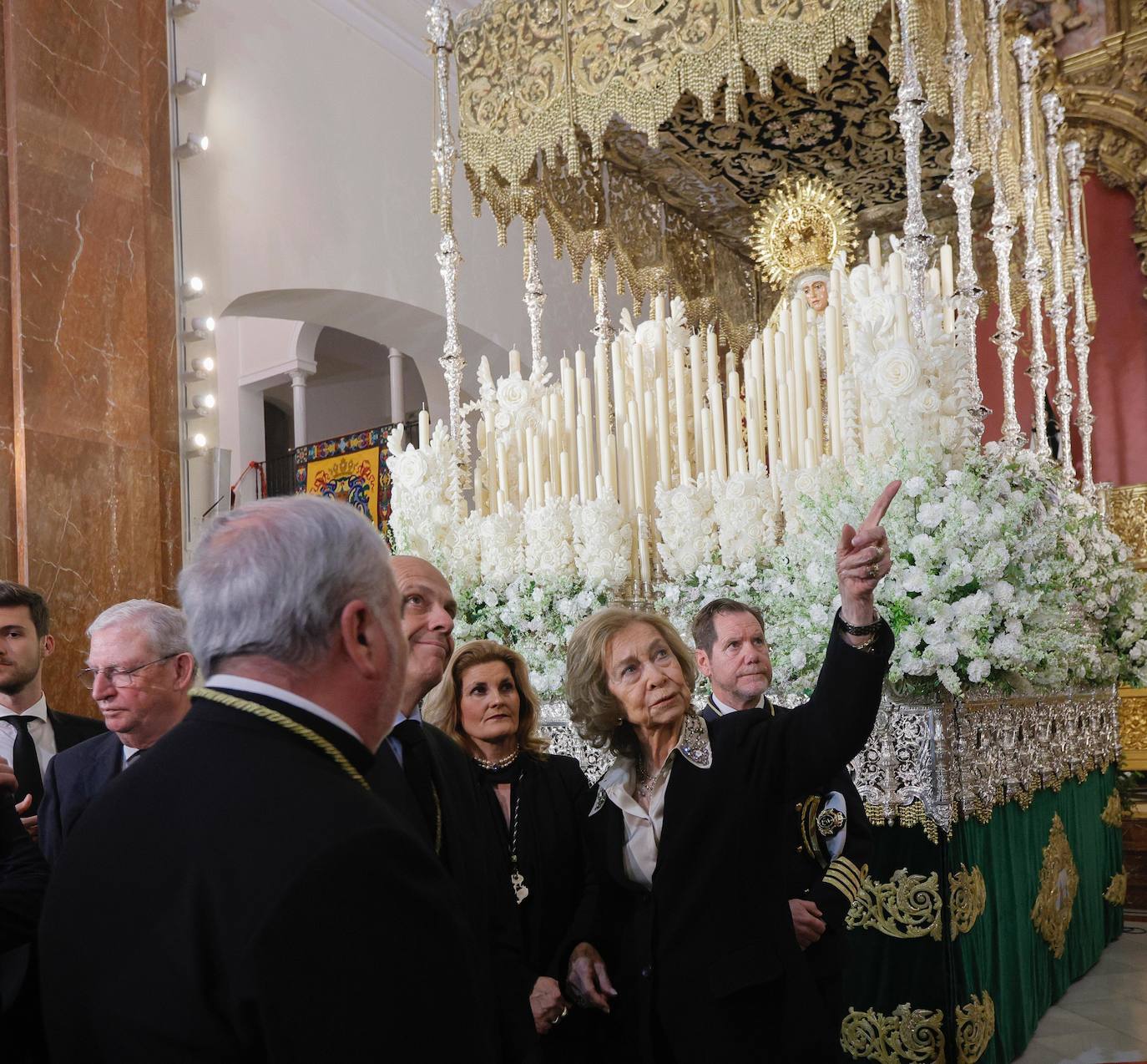 La visita de la Reina Sofía este Jueves Santo en Sevilla