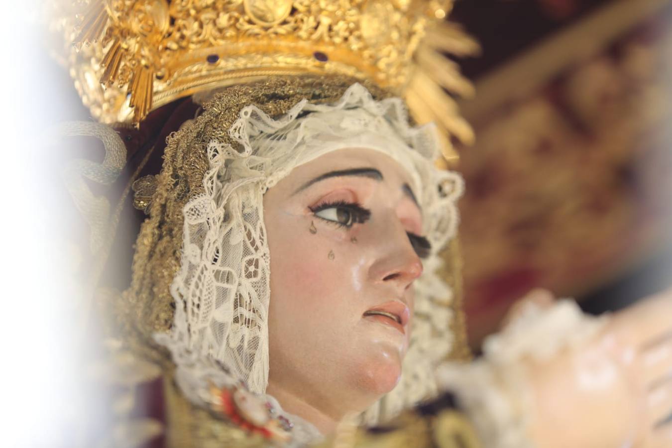 Salida de Jesús Atado a la Columna y de la Virgen de la Victoria, de la hermandad de las Cigarreras