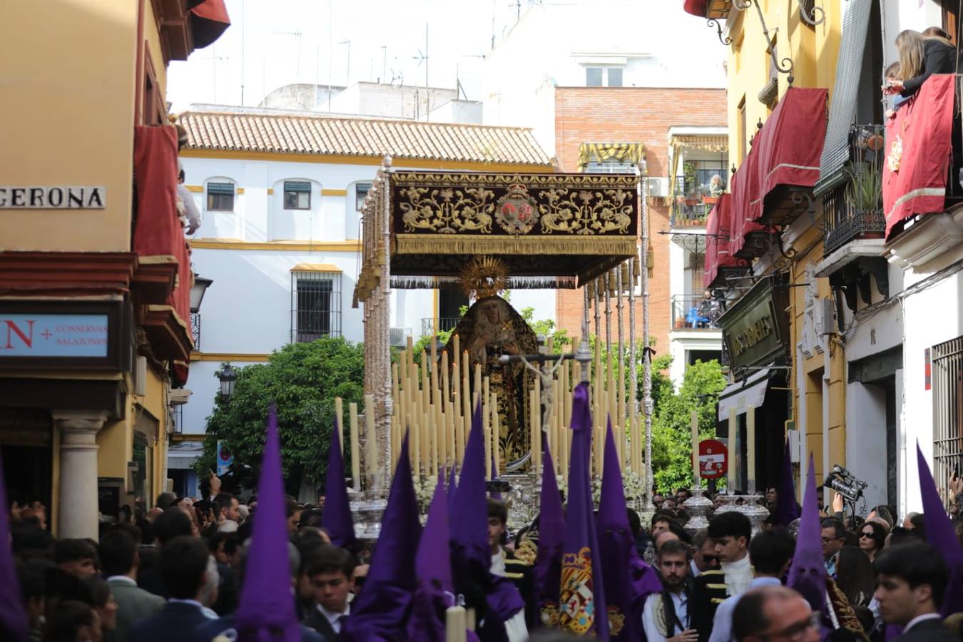 Salida de Jesús Atado a la Columna y de la Virgen de la Victoria, de la hermandad de las Cigarreras