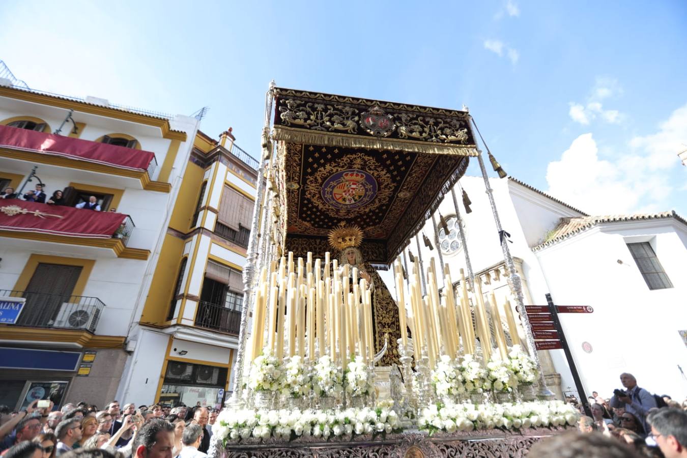 Salida de Jesús Atado a la Columna y de la Virgen de la Victoria, de la hermandad de las Cigarreras