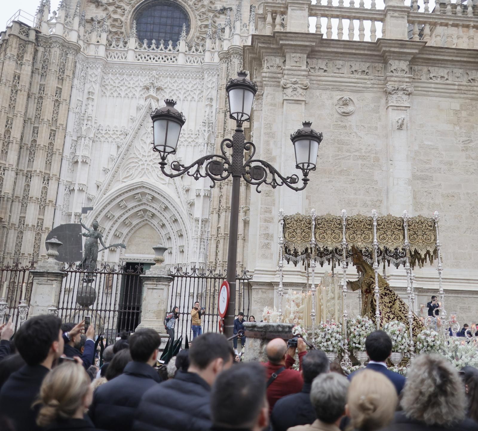 Las imágenes de la Hermandad de la Esperanza de Triana de la Semana Santa de Sevilla 2025