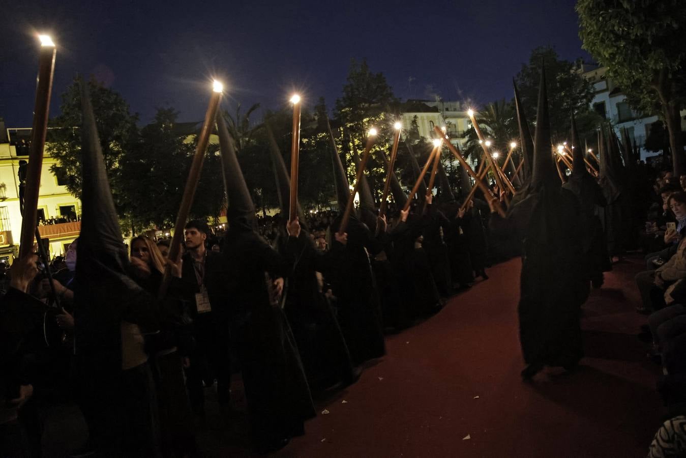 Salida de la Hermandad del Gran Poder en la Semana Santa de Sevilla 2025