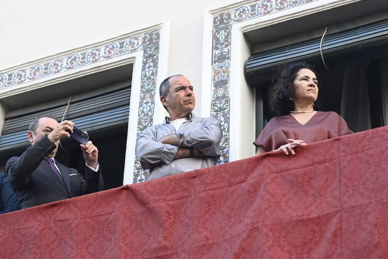 Salida de la Hermandad de La O desde la calle Castilla