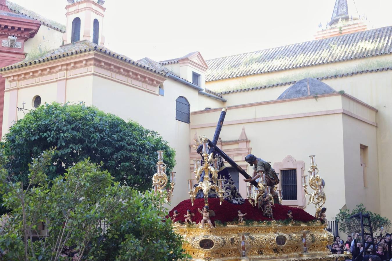 Hermandad de San Isidoro en la Semana Santa de Sevilla 2025