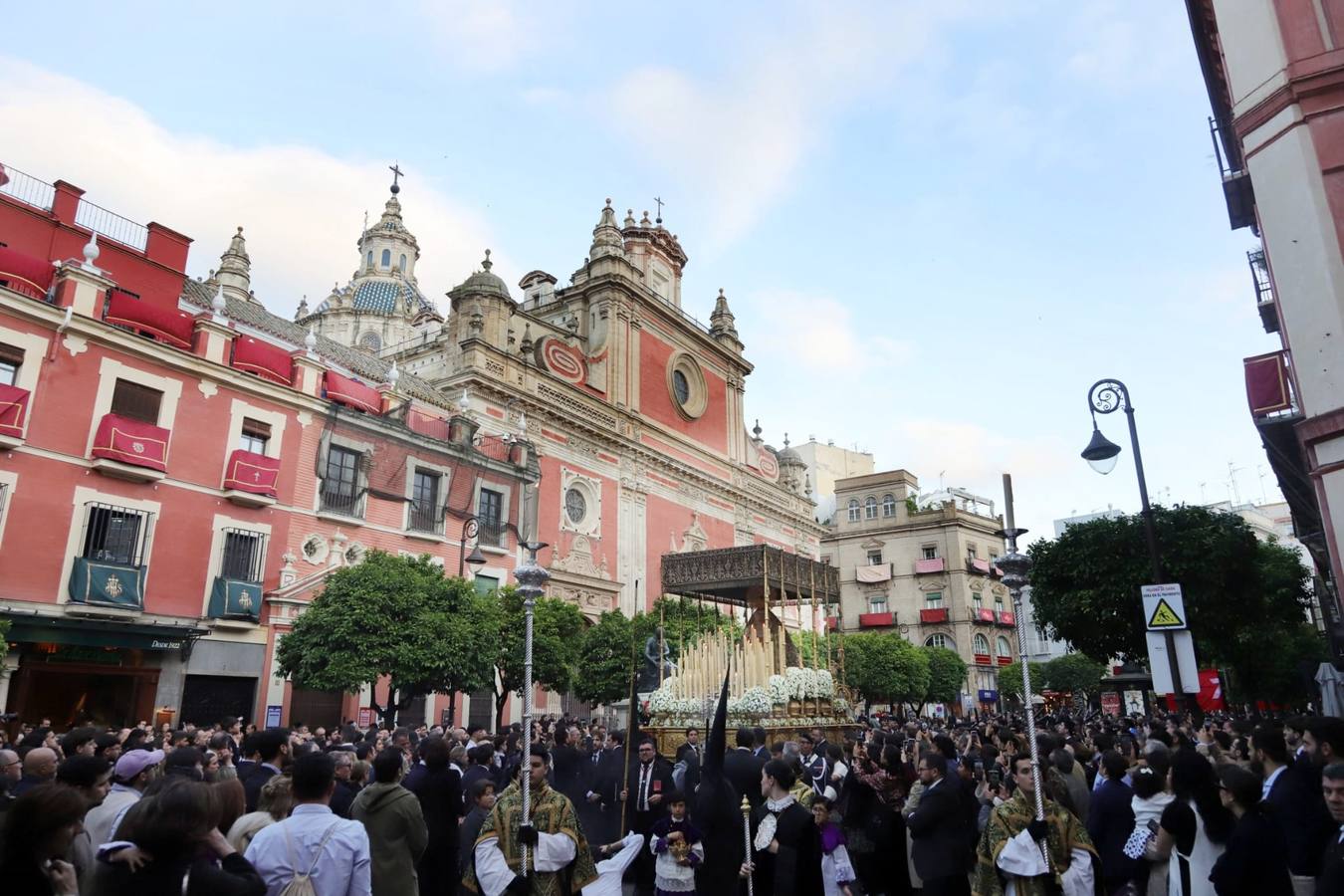 Hermandad de San Isidoro en la Semana Santa de Sevilla 2025