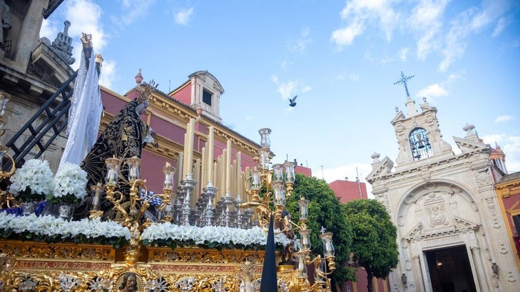 Las imágenes de la Hermandad de la Soledad de San Lorenzo de la Semana Santa de Sevilla 2025