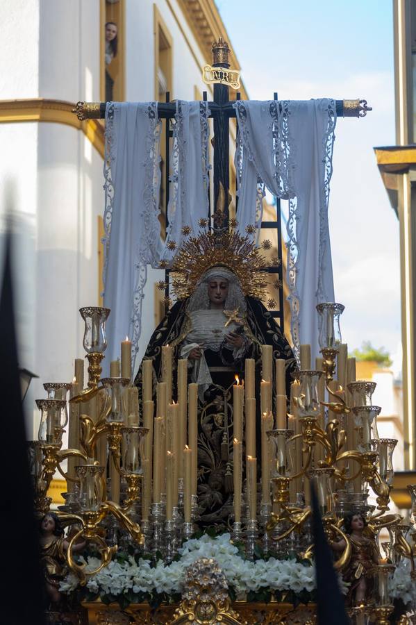 Salida de la hermandad de la Soledad, este Sábado Santo