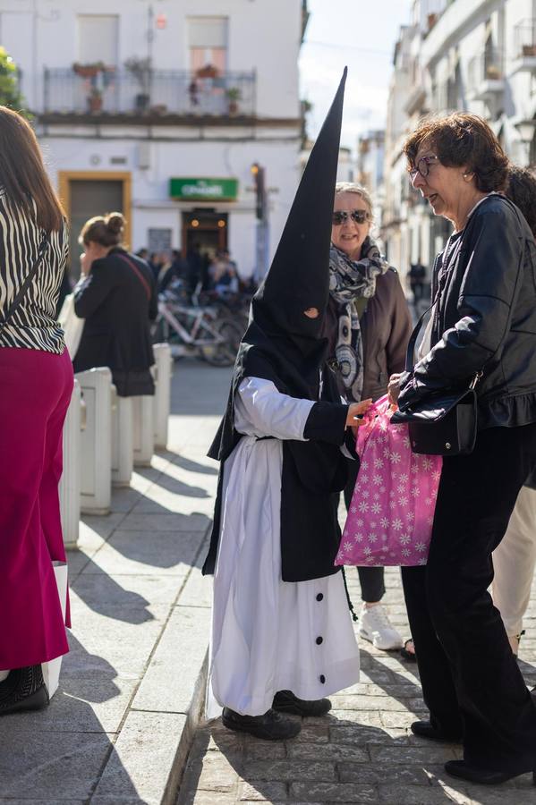 Salida de la hermandad de la Soledad, este Sábado Santo