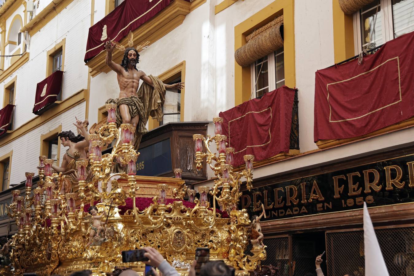 El Señor de la Resurrección y la Virgen de la aurora, este Domingo de Resurrección en Sevilla